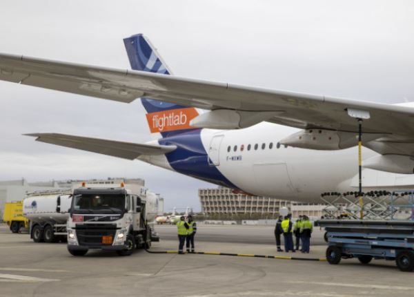 Европейцы испытают пассажирский лайнер полетом на 100-процентном биотопливе
